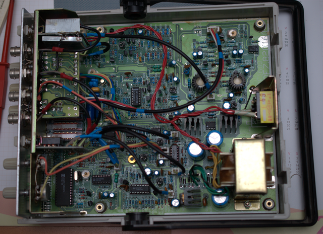 image de la vue intérieure du générateur de fonctions DF1641A